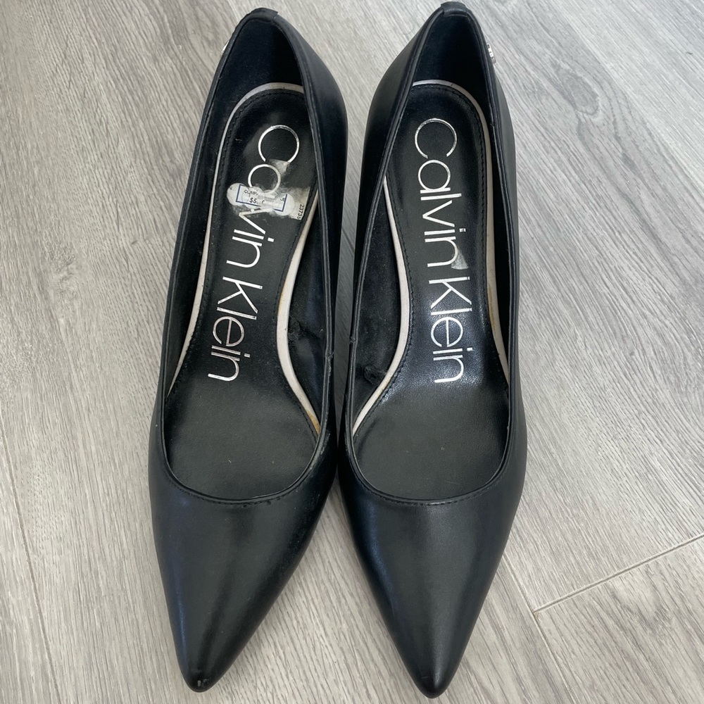 3” Calvin Klein striped heals